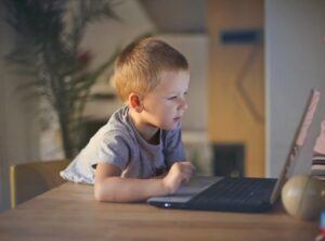 Tratamiento online con niños y adolescentes